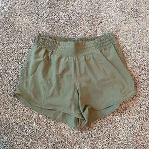 Like New Lululemon Hotty Hot 4” High Rise Shorts - Rosemary Green Size 8